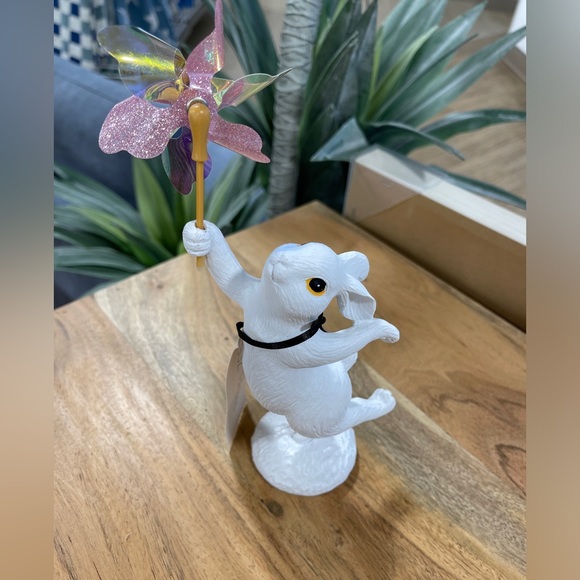 Easter Bunny with Moving Pinwheel Rachel Ashwell Resin Figure NWT - Picture 3 of 3